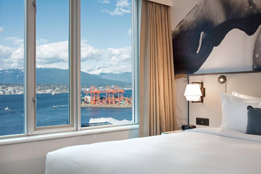  تور Delta Hotels by Marriott Vancouver Downtown Suites